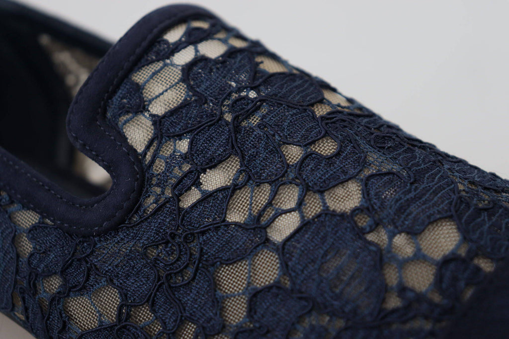 Chaussures Dolce & Gabbana slip-ons en dentelle florale bleue, flats élégants et confortables pour femme.