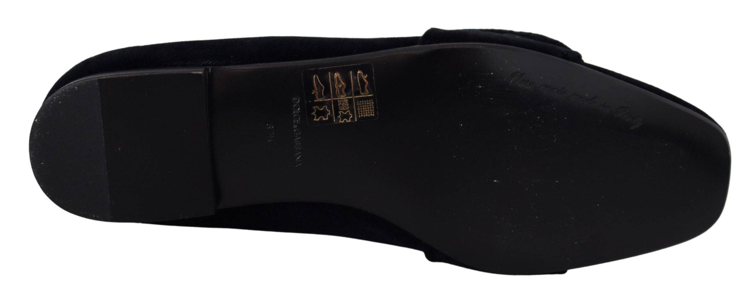 Chaussures mocassins Dolce & Gabbana en velours noir avec cristaux, chaussures plates élégantes et raffinées.