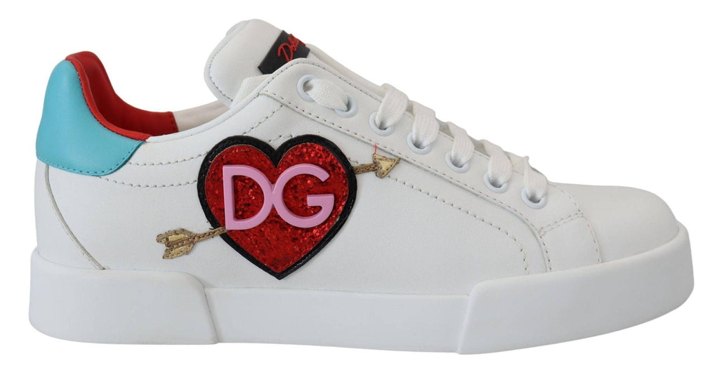 Chaussures sneakers blanches en cuir Dolce & Gabbana Portofino avec logo cœur, vue de face.