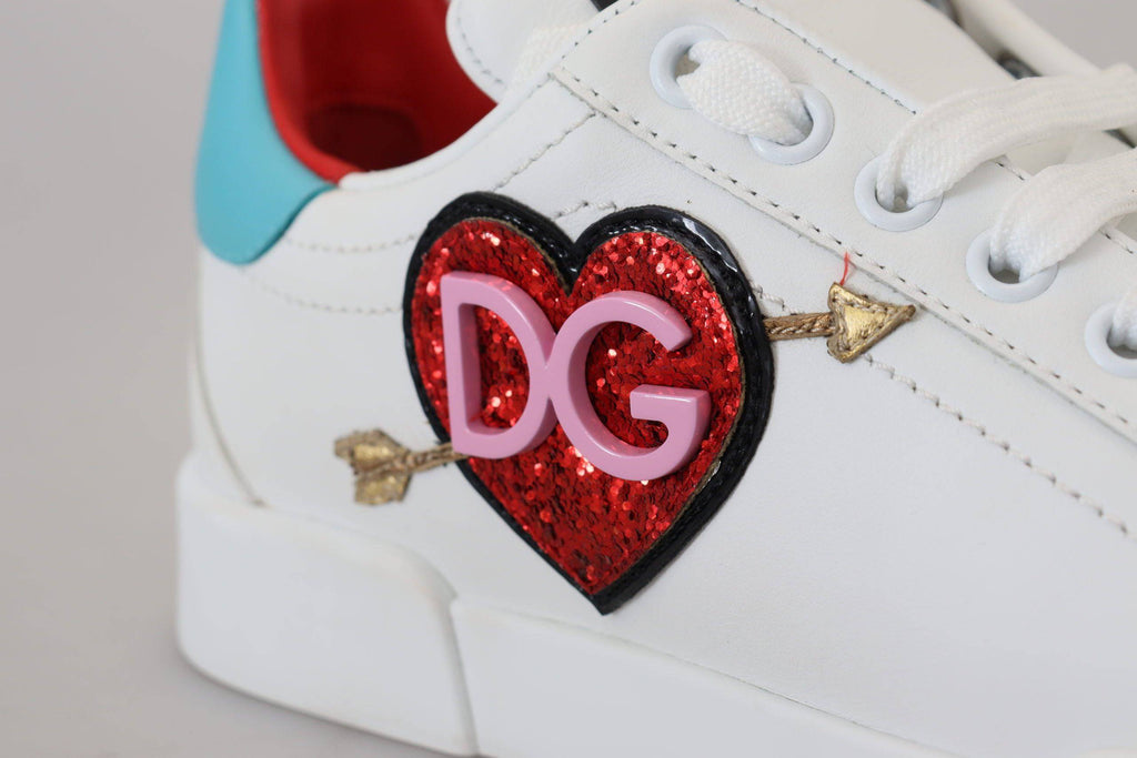 Chaussures sneakers en cuir blanc Dolce & Gabbana Portofino avec logo cœur, vue de face.