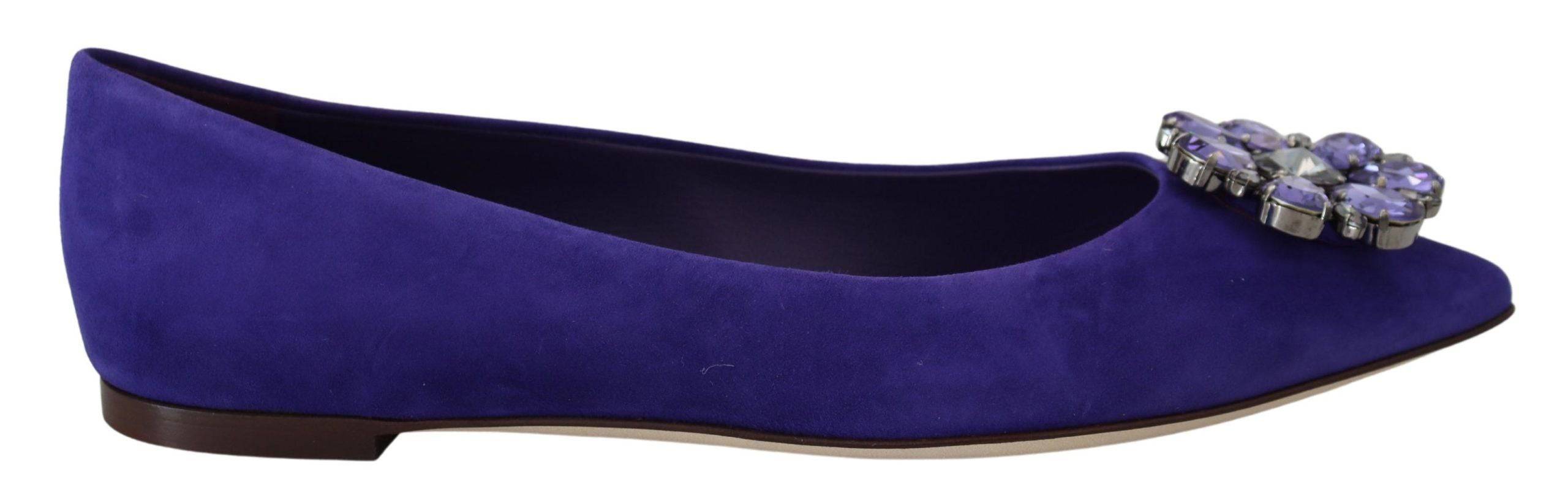 Chaussures basses en daim violet Dolce & Gabbana avec cristaux, loafers élégants pour femmes.