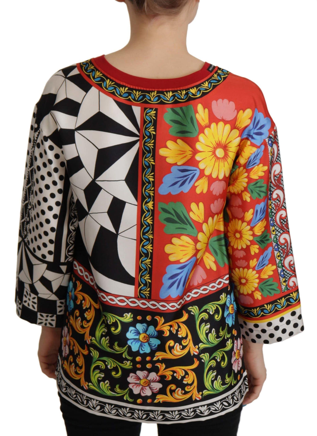 Chemise longue Dolce & Gabbana à motifs baroque multicolores et manches longues, style décontracté et élégant.