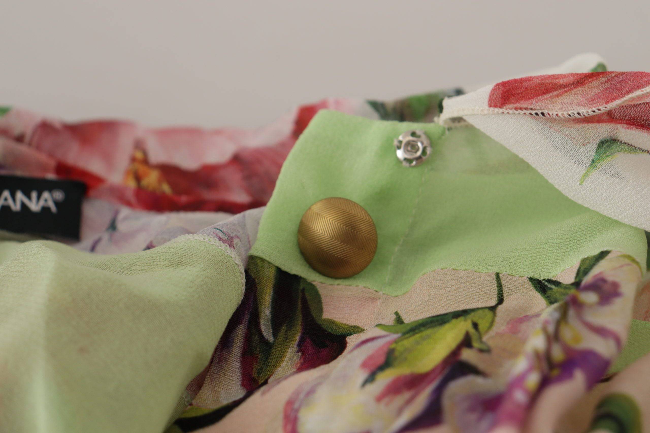 Chemise Dolce & Gabbana à col ascot avec broderie florale multicolore et patchwork, en tissu léger et élégant.