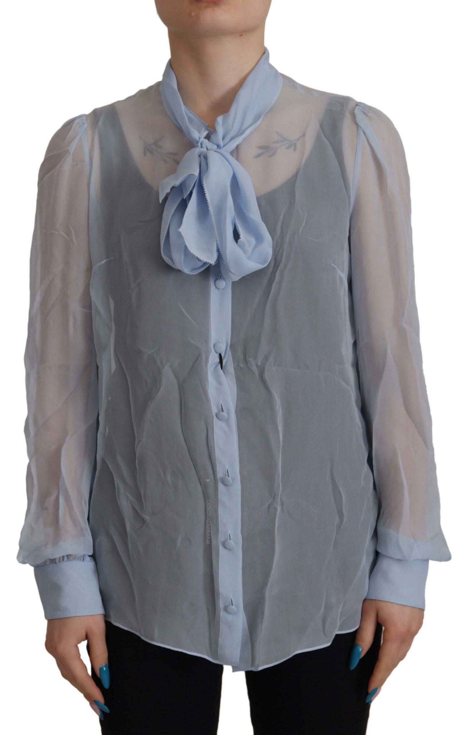 Chemise en soie Light Blue de Dolce & Gabbana avec col ascot et manches longues, élégante et raffinée.