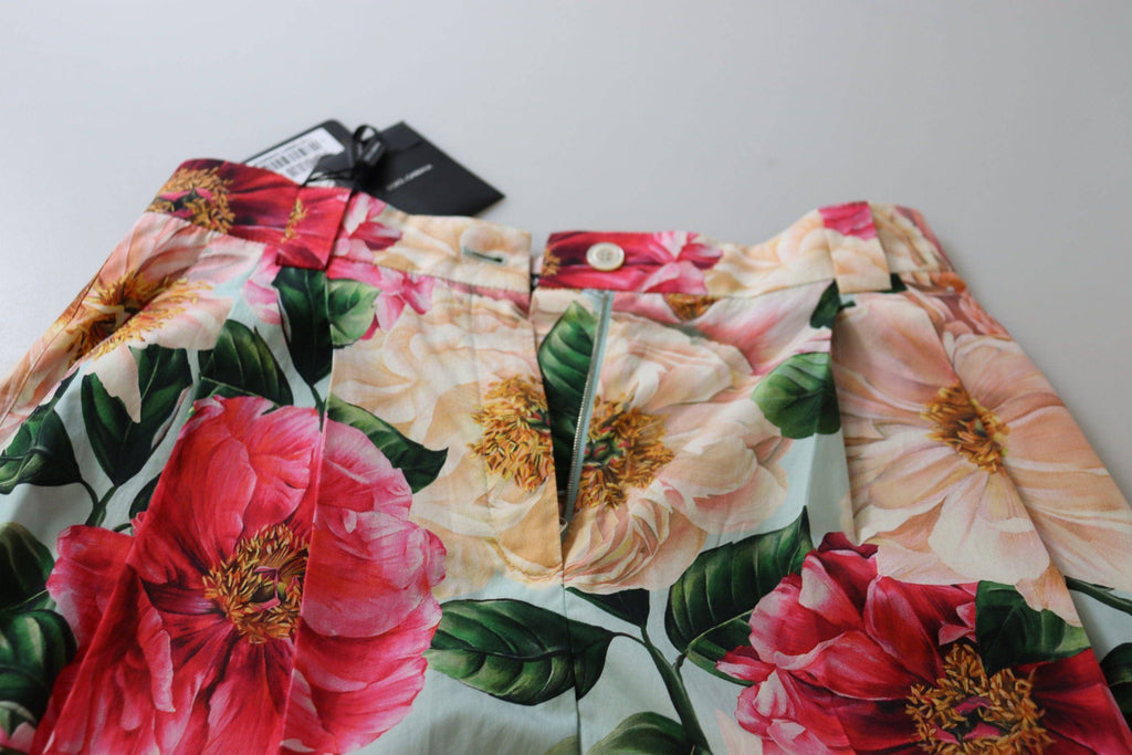 Pantalon court à taille haute Dolce & Gabbana à imprimé floral multicolore, style pantalon cropped, tendance et élégant.