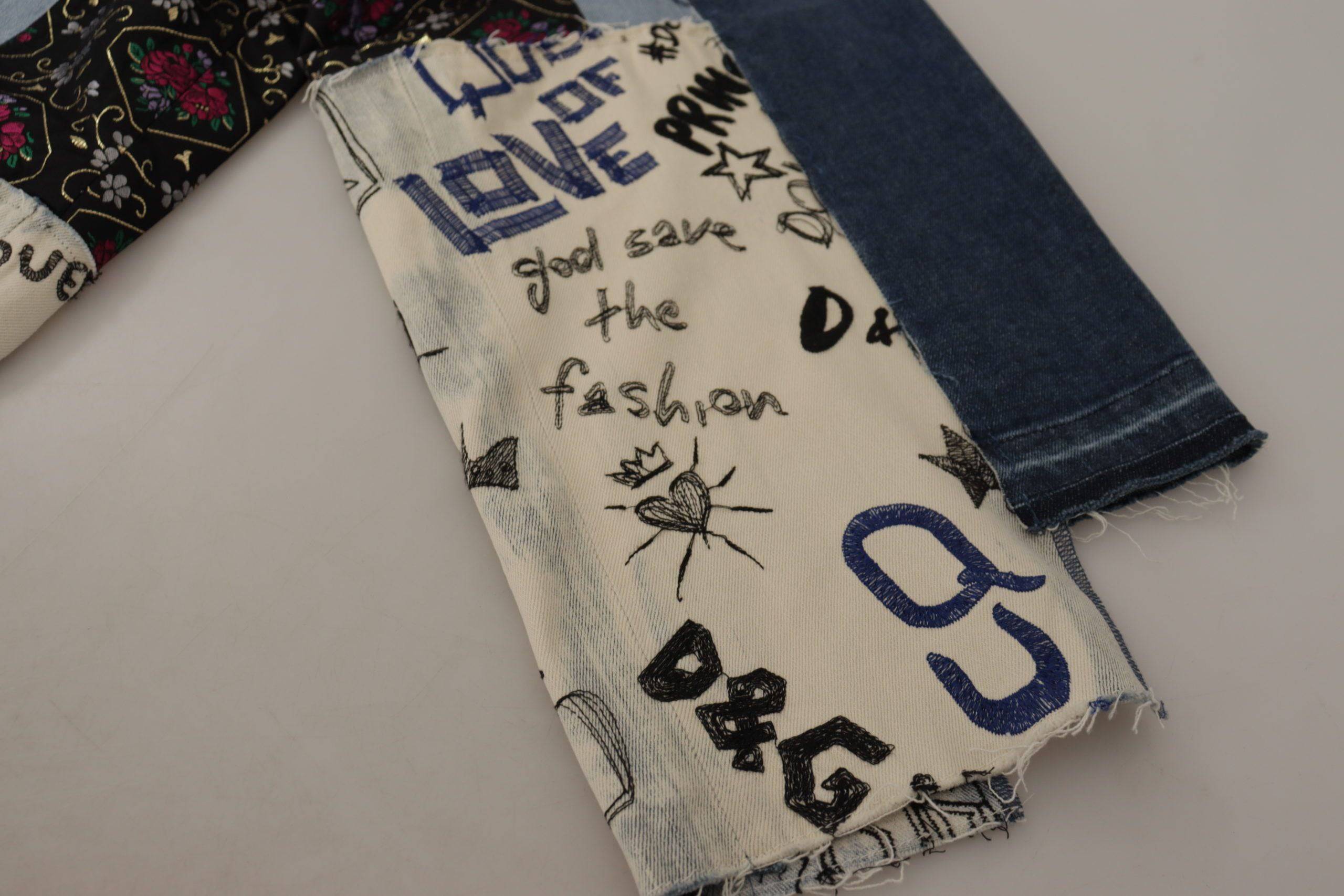 Pantalon en jean large Dolce & Gabbana à patchwork multicolore, style fashion, denim avec motifs variés.
