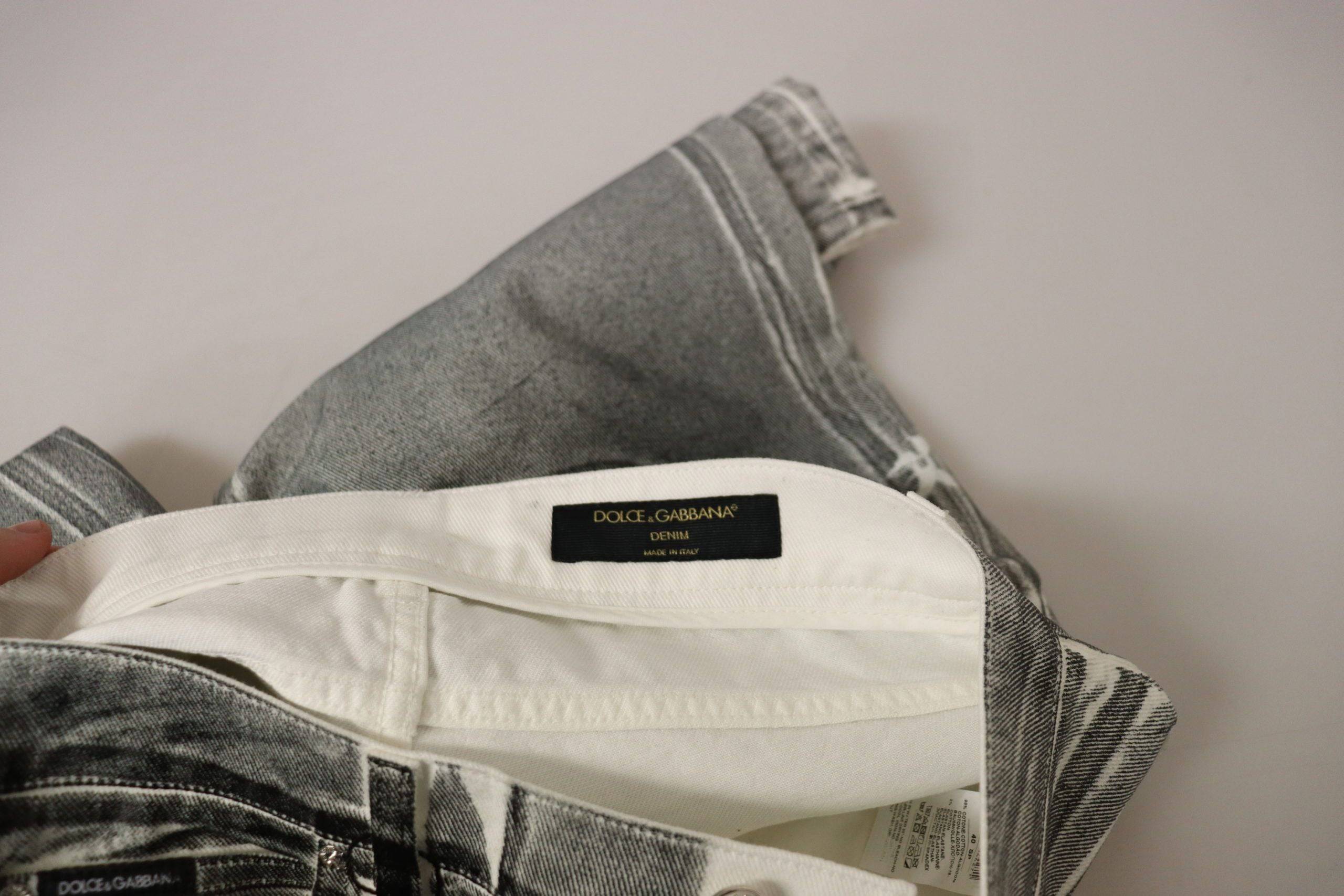 Pantalon en jean gris délavé à taille haute de Dolce & Gabbana, en coton, style pantalon denim pour femme.