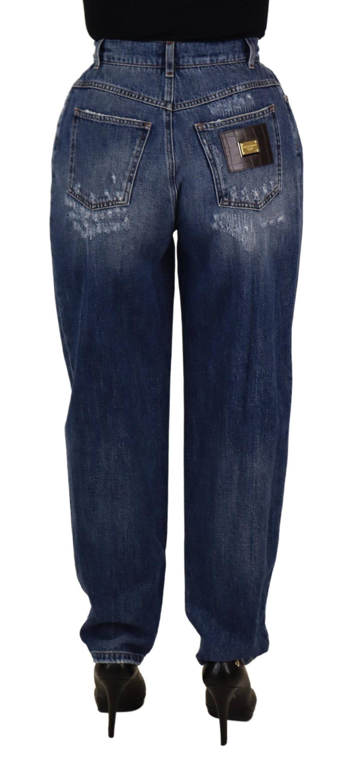Pantalons décontractés à taille haute en denim bleu délavé par Dolce & Gabbana, coupe ample et style élégant.
