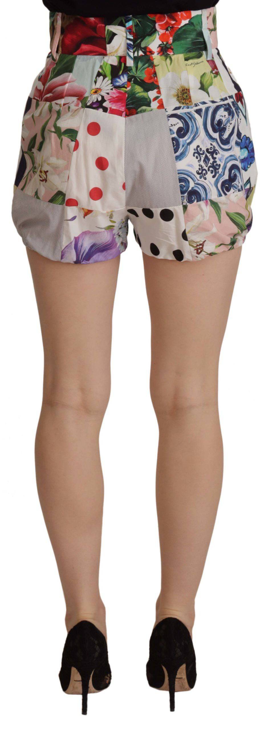 Shorts en coton à taille haute Dolce & Gabbana avec patchwork multicolore, détails tendance et design unique.