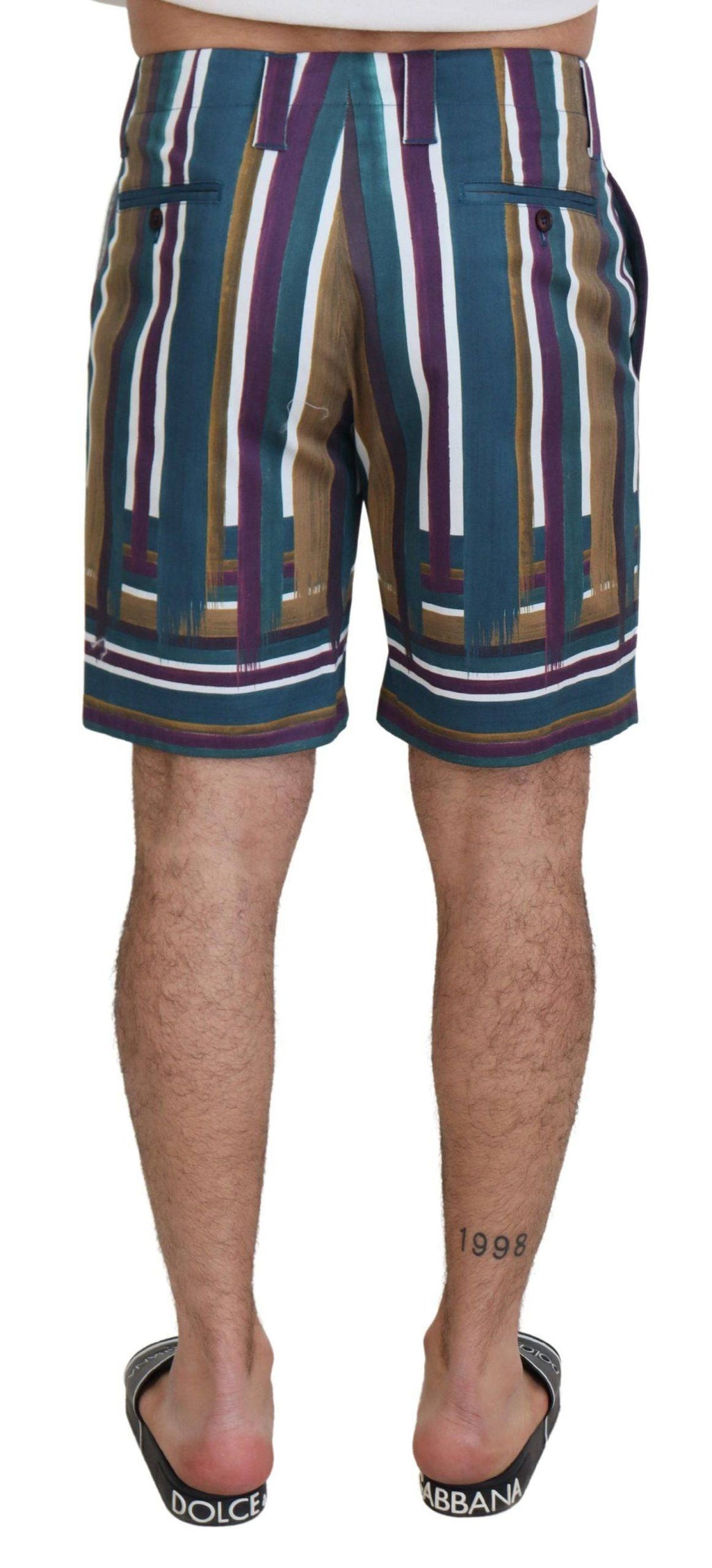 Shorts en coton stretch à rayures multicolores de Dolce & Gabbana, style décontracté et coloré.