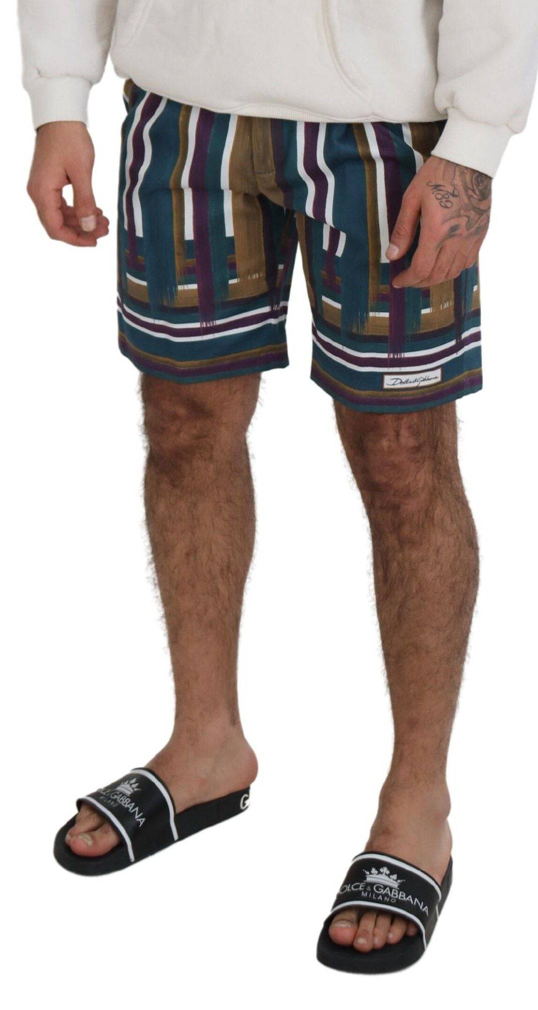 Shorts en coton stretch à rayures multicolores de Dolce & Gabbana, style décontracté et tendance pour l'été.