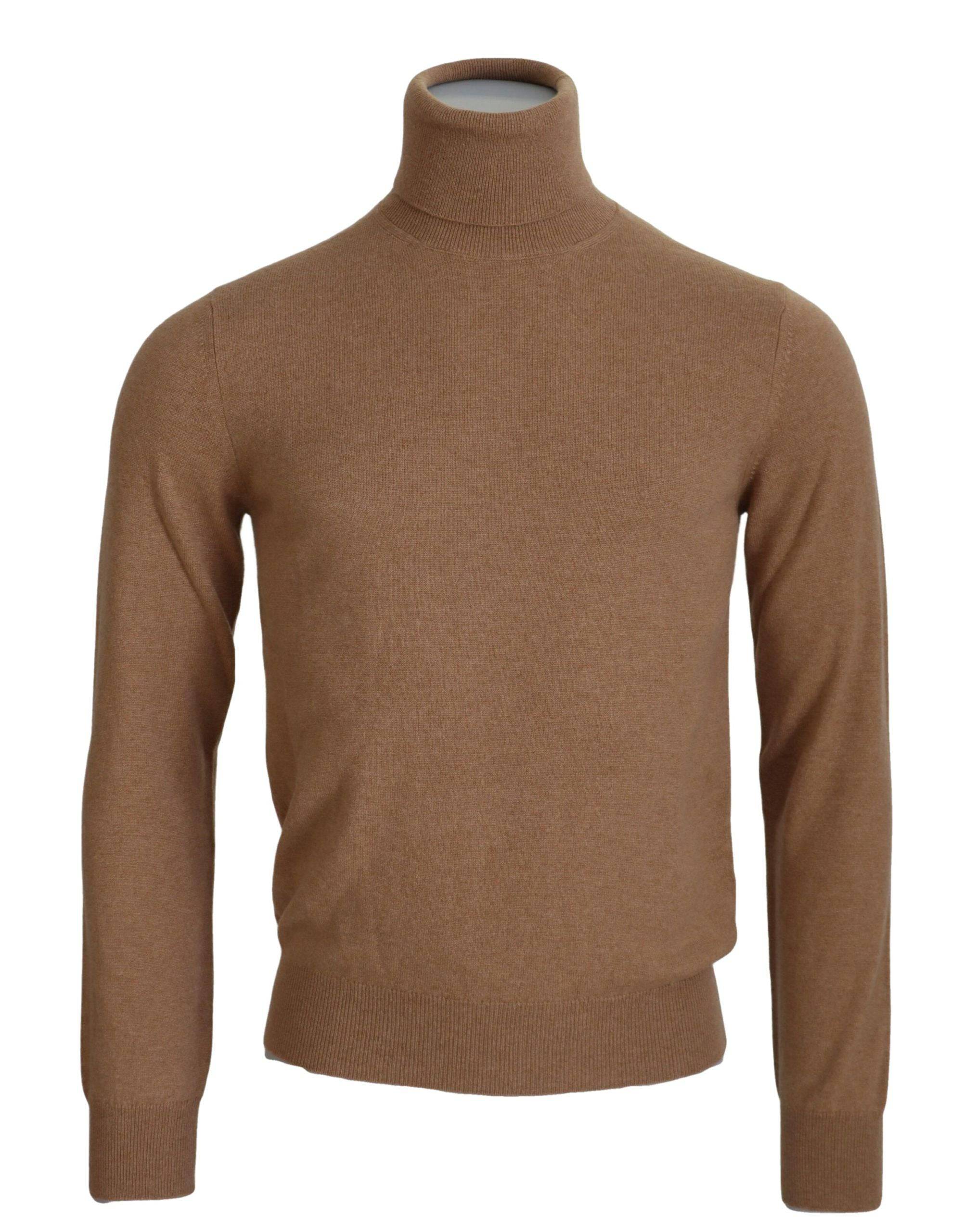 Pull en cachemire beige Dolce & Gabbana à col roulé, doux et élégant, porté sur un mannequin.