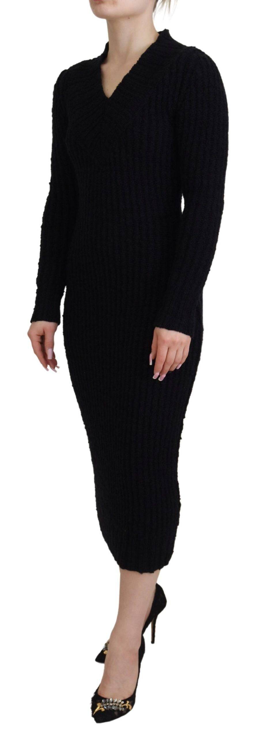 Robe moulante en laine noire Dolce & Gabbana, pull-over tricoté, ajustée, avec col rond et manches longues.