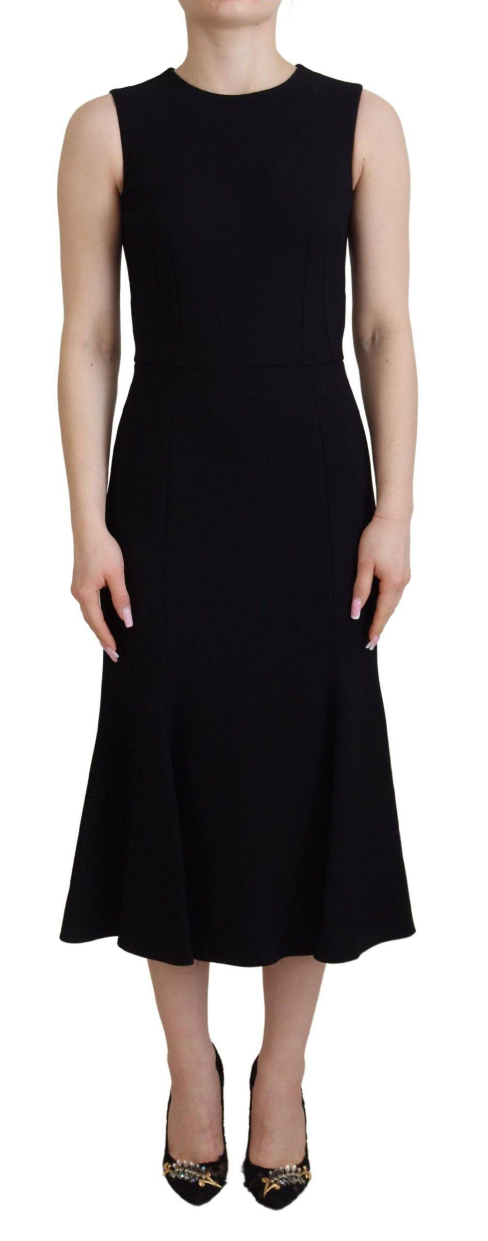 Robe noire ajustée et évasée Dolce & Gabbana en viscose, silhouette élégante, style sophistiqué et moderne.