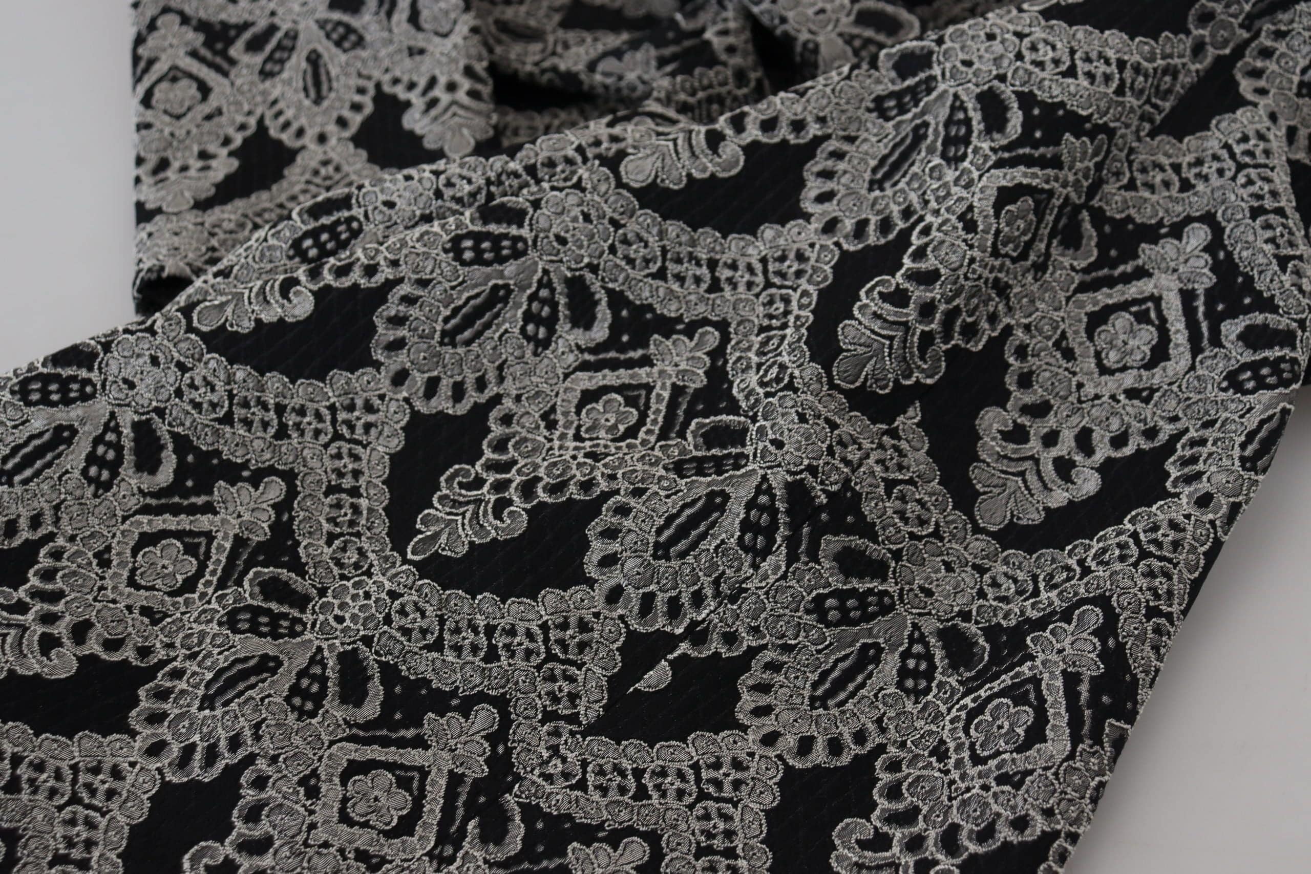 Robe de corps ajustée Dolce & Gabbana en jacquard noir et gris, style élégante et sophistiquée.