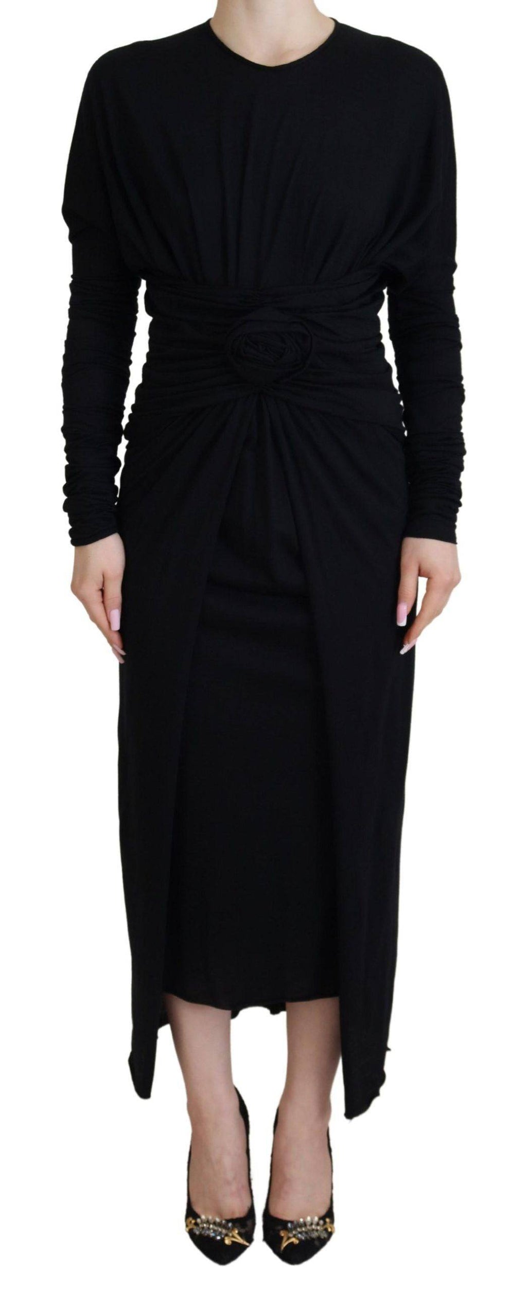 Robe longue midi noire Dolce & Gabbana en laine avec ceinture enveloppante, silhouette élégante et sophistiquée.