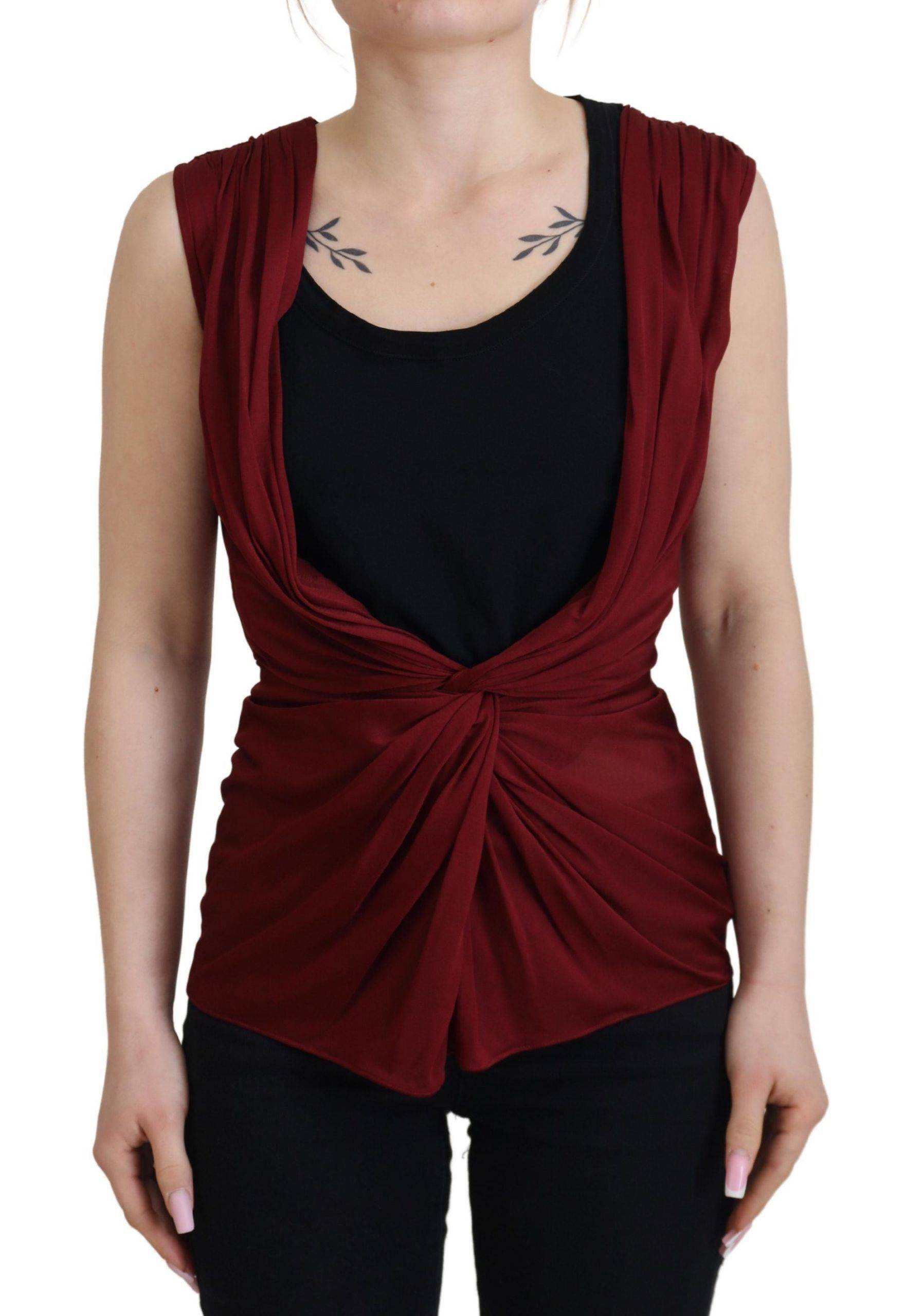 Haut en soie stretch Bordeaux de Dolce & Gabbana, veste ou blouse élégante à col en V et coupe ajustée.