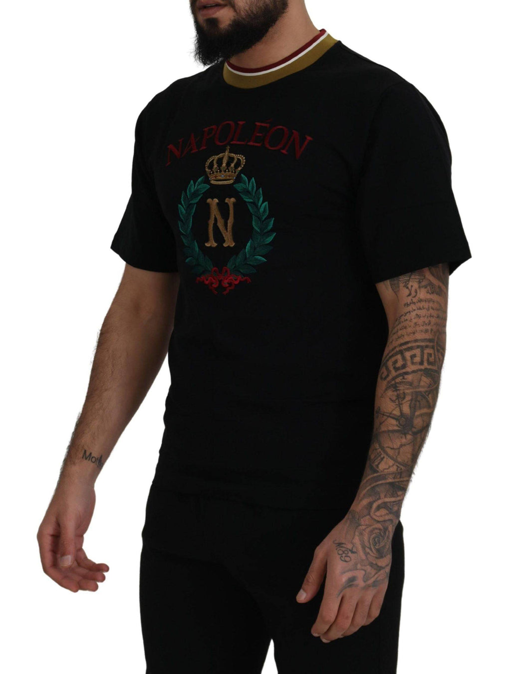 T-shirt noir en coton Dolce & Gabbana avec broderie sur le col rond, style décontracté et élégant.