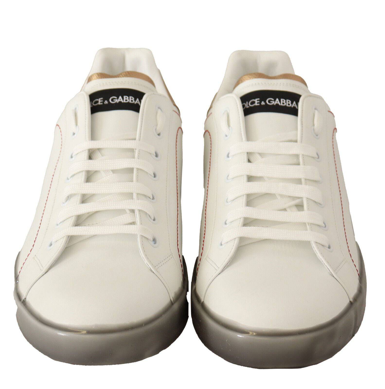 Chaussures décontractées Dolce & Gabbana, baskets basses en cuir blanc et or, style casual et élégance sophistiquée.