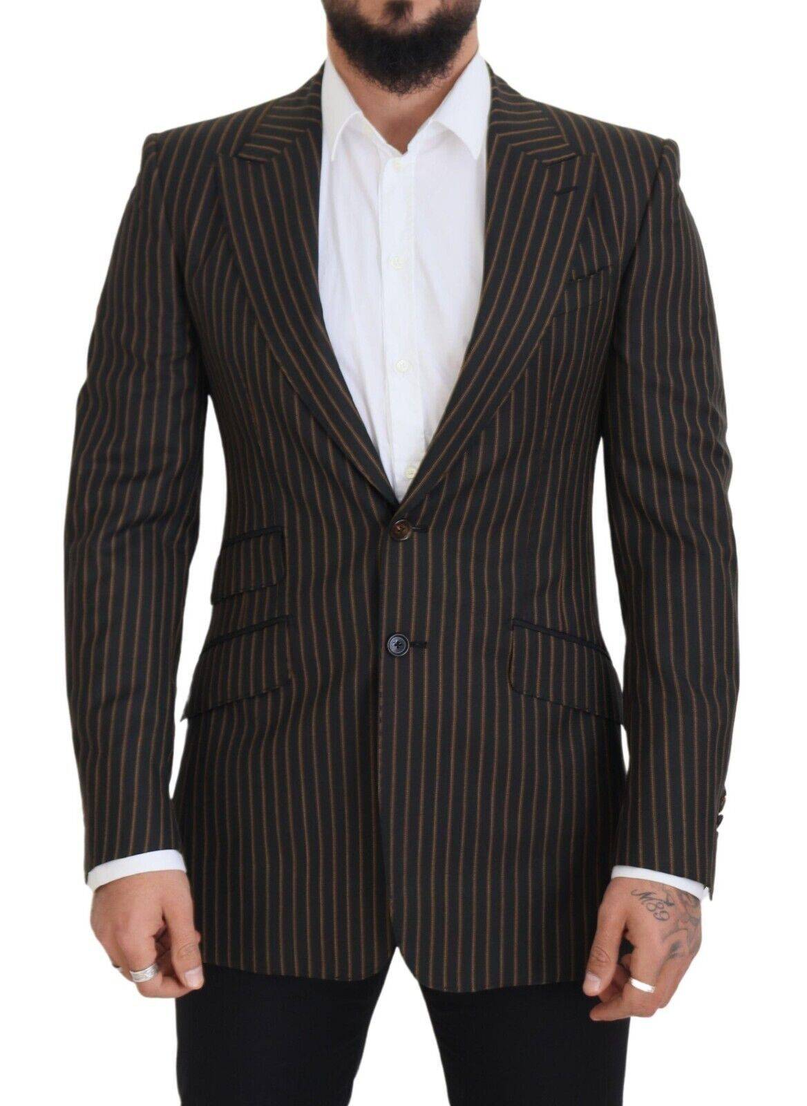 Blazer Dolce & Gabbana à rayures noires et brunes, à un bouton, coupe classique, porté sur un mannequin.