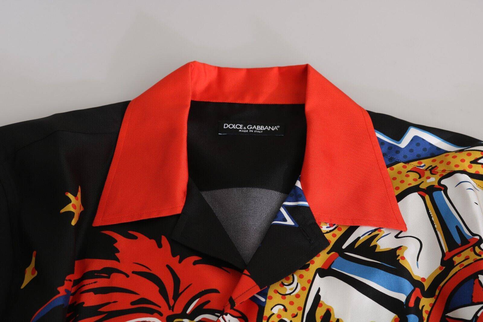 Chemise décontractée à manches courtes Dolce & Gabbana à imprimé multicolore, coton léger et style élégant.