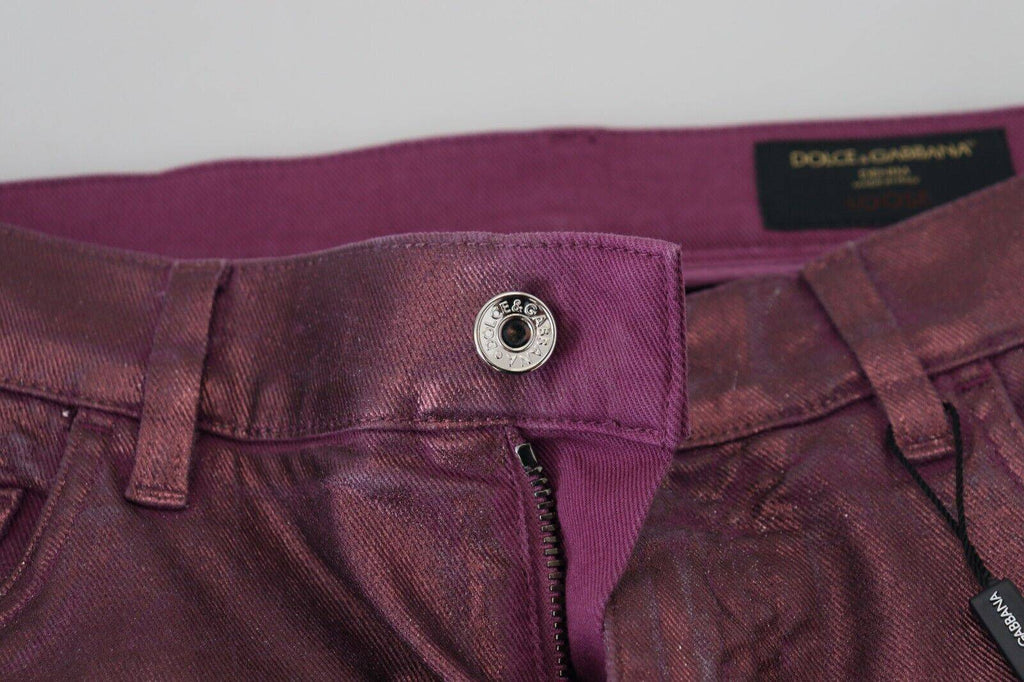 Ceinture en coton magenta Dolce & Gabbana pour homme avec jeans décontractés en denim, style casual et tendance.
