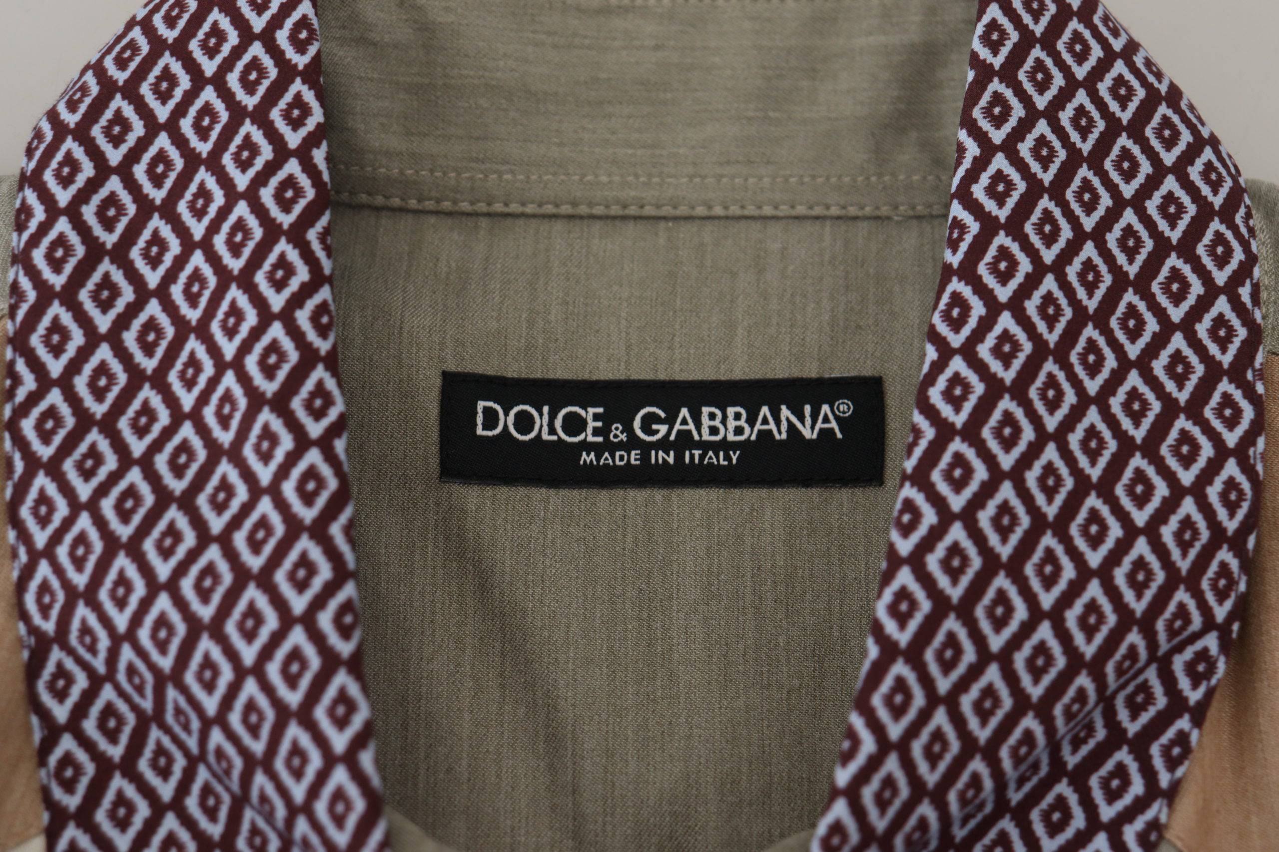 Chemise slim en coton à patchwork multicolore de Dolce & Gabbana, détails de couture sophistiqués et style moderne.