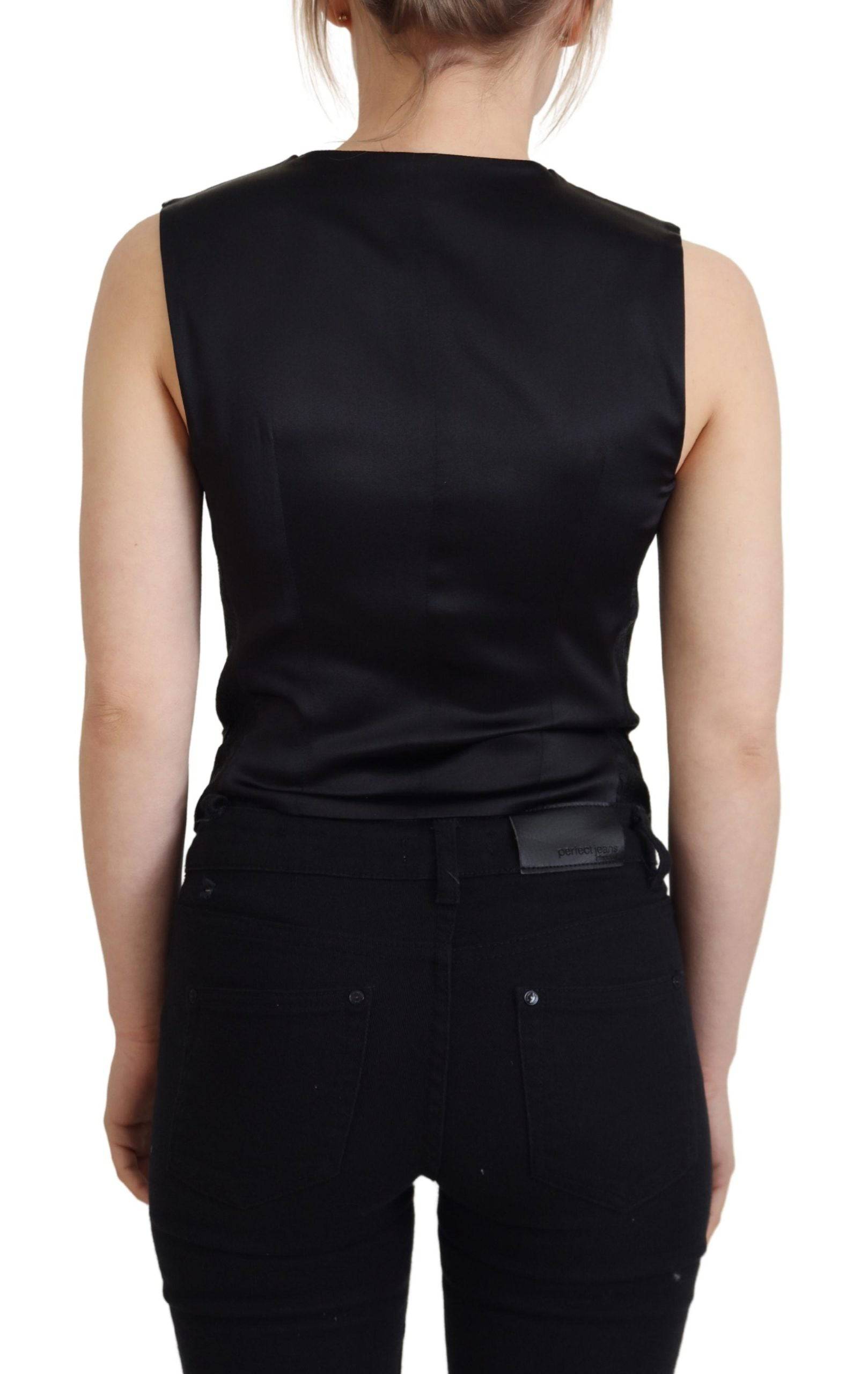 Gilet sans manches noir en brocart Dolce & Gabbana avec boutons, élégant et sophistiqué, porté sur un mannequin.