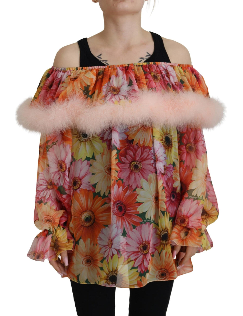 Blouse Dolce & Gabbana en shearling multicolore avec motif floral, doux et élégant, porté sur un mannequin.