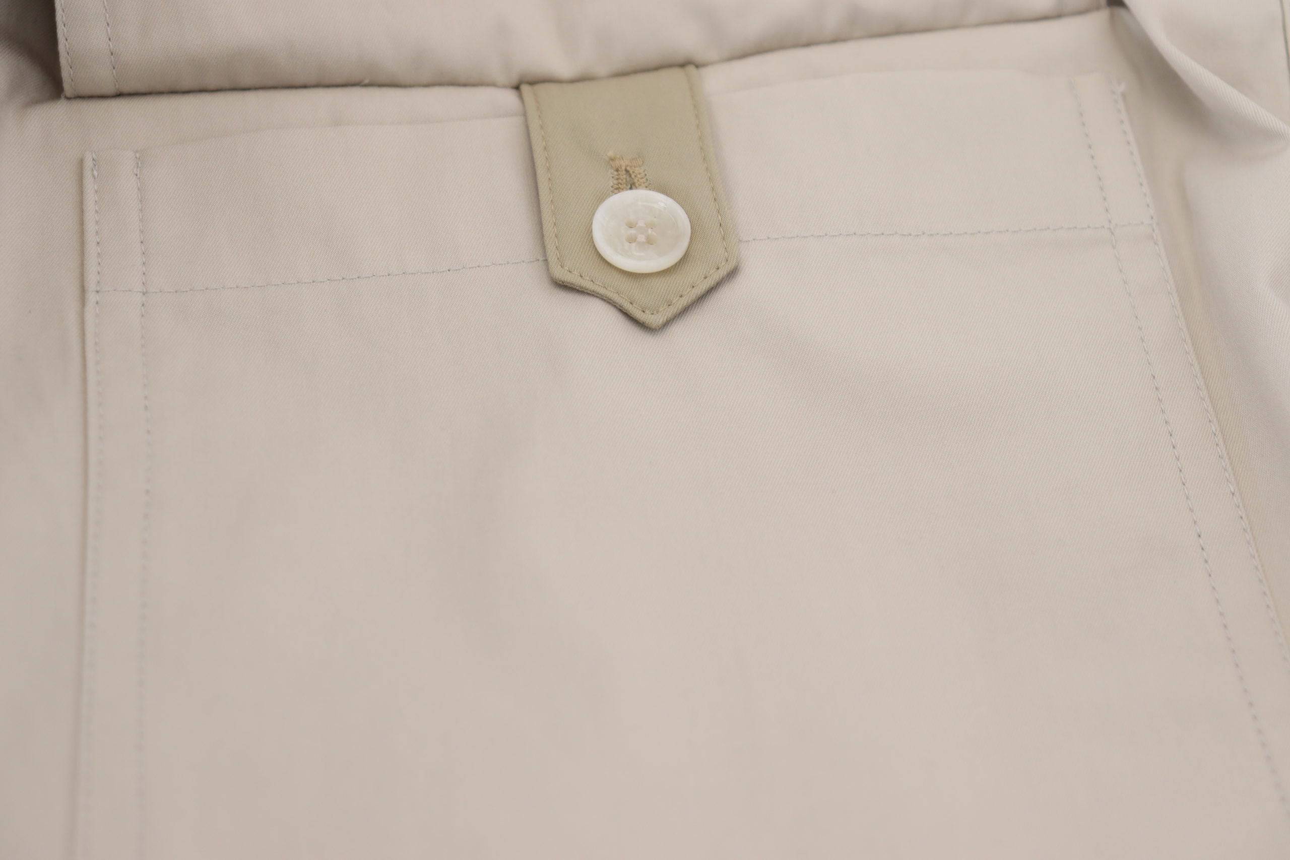 Pantalons cargo beige en coton pour femmes de Dolce & Gabbana, détails et coupe visibles sur l'image.