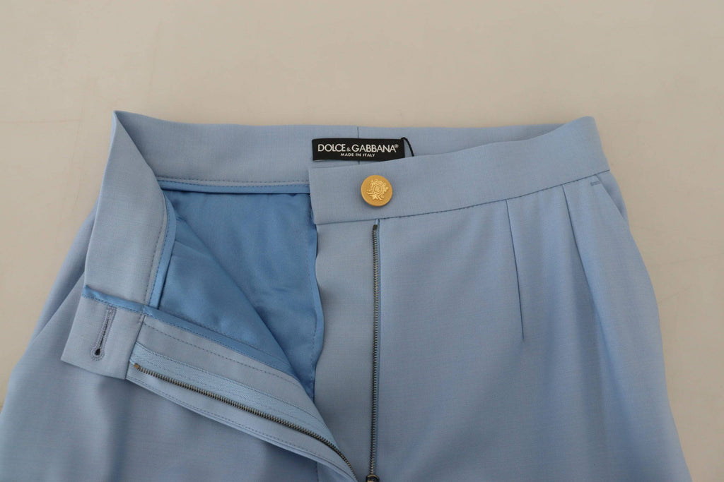 Pantalons à boutons en large coupe Dolce & Gabbana Light Blue, tissu léger et élégant, couleur bleue claire, style chic et décontracté.