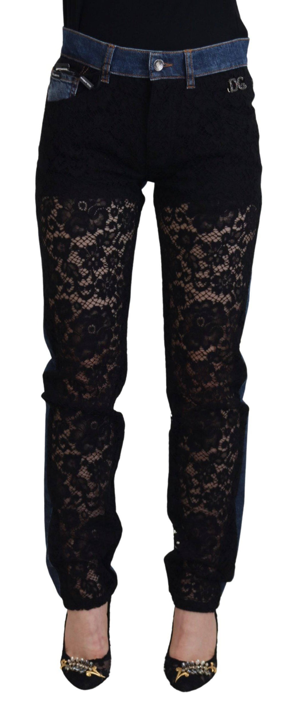 Jeans slim en denim noir Dolce & Gabbana avec dentelle florale à l'avant, coupe skinny, détails élégants et modernes.