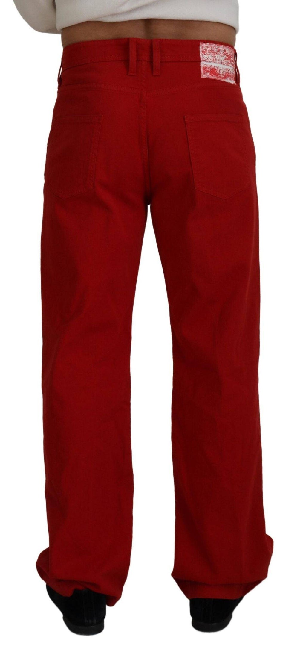 Jeans en coton rouge Dolce & Gabbana pour homme, coupe droite, denim, visible sur le modèle.