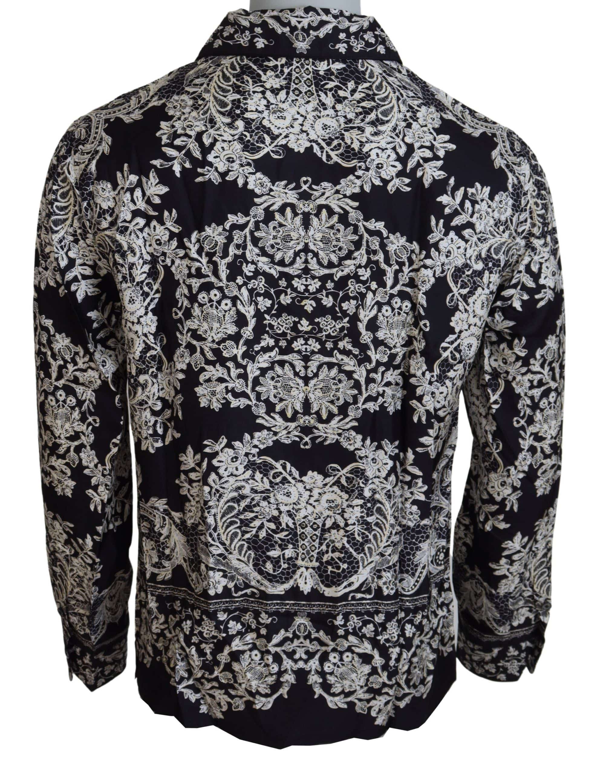 Chemise décontractée en satin de soie bleue avec motifs floraux et baroque de Dolce & Gabbana, vue de face.