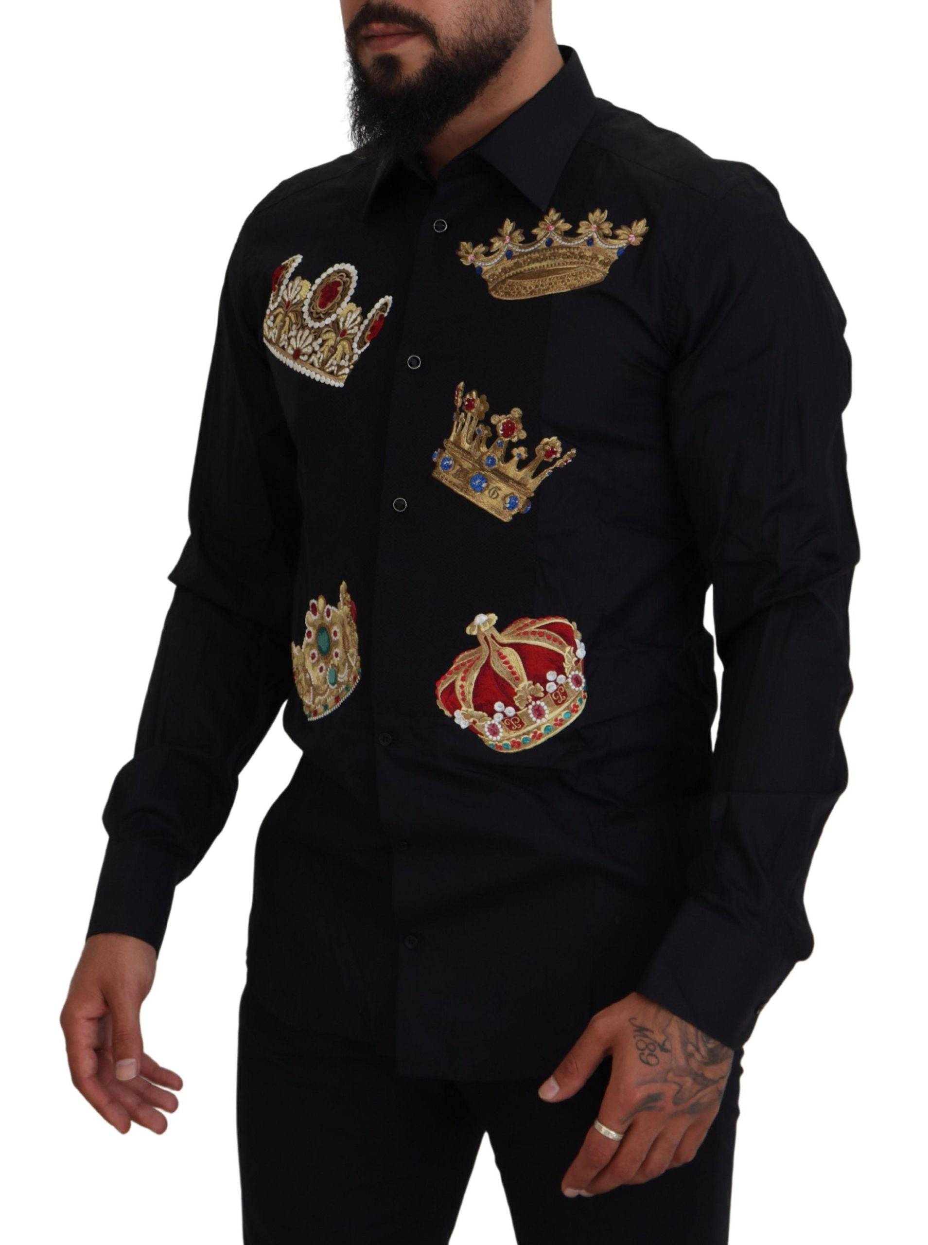 Chemise formelle noire et or Dolce & Gabbana, coupe slim, avec col et détails élégants, adaptée aux occasions spéciales.