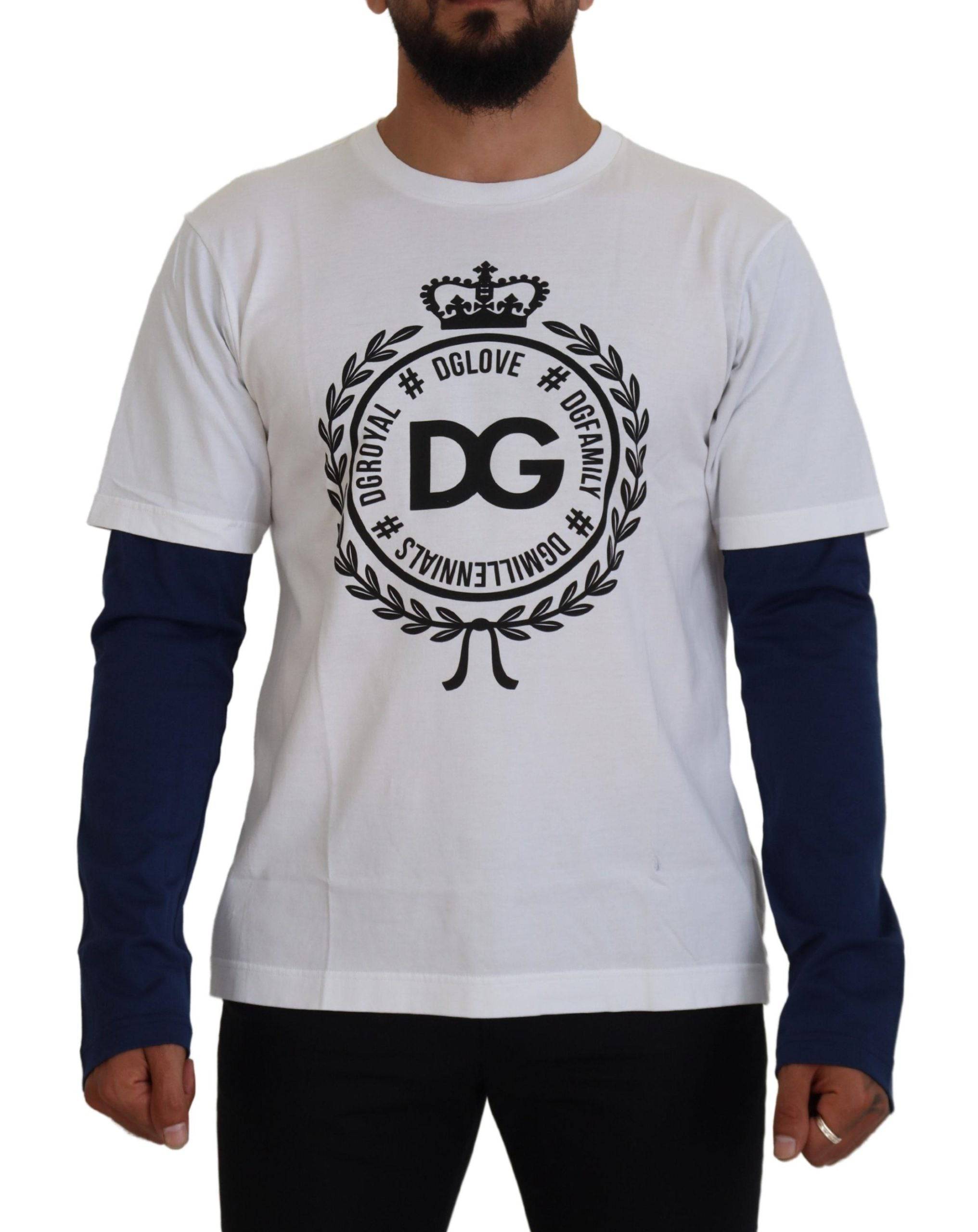 Pull Dolce & Gabbana blanc et bleu DG Crown, pull en laine avec logo et motif couronne, porté sur mannequin.