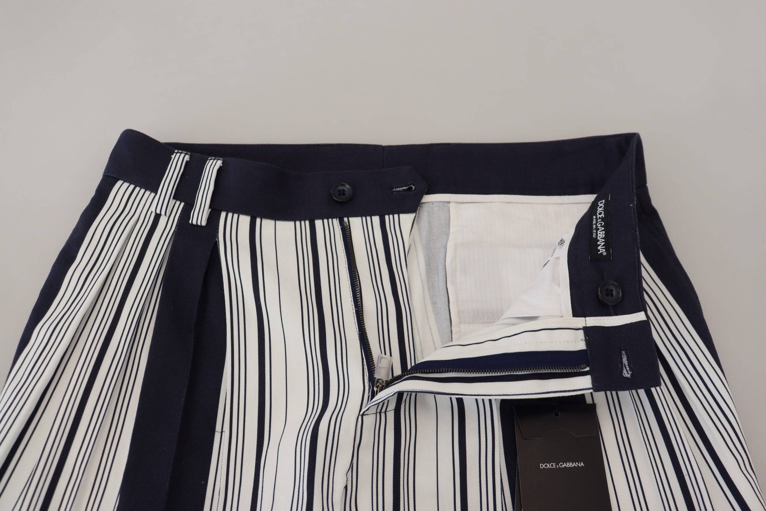Pantalons cropés en coton blanc à rayures de Dolce & Gabbana, style élégant et tendance pour femmes.