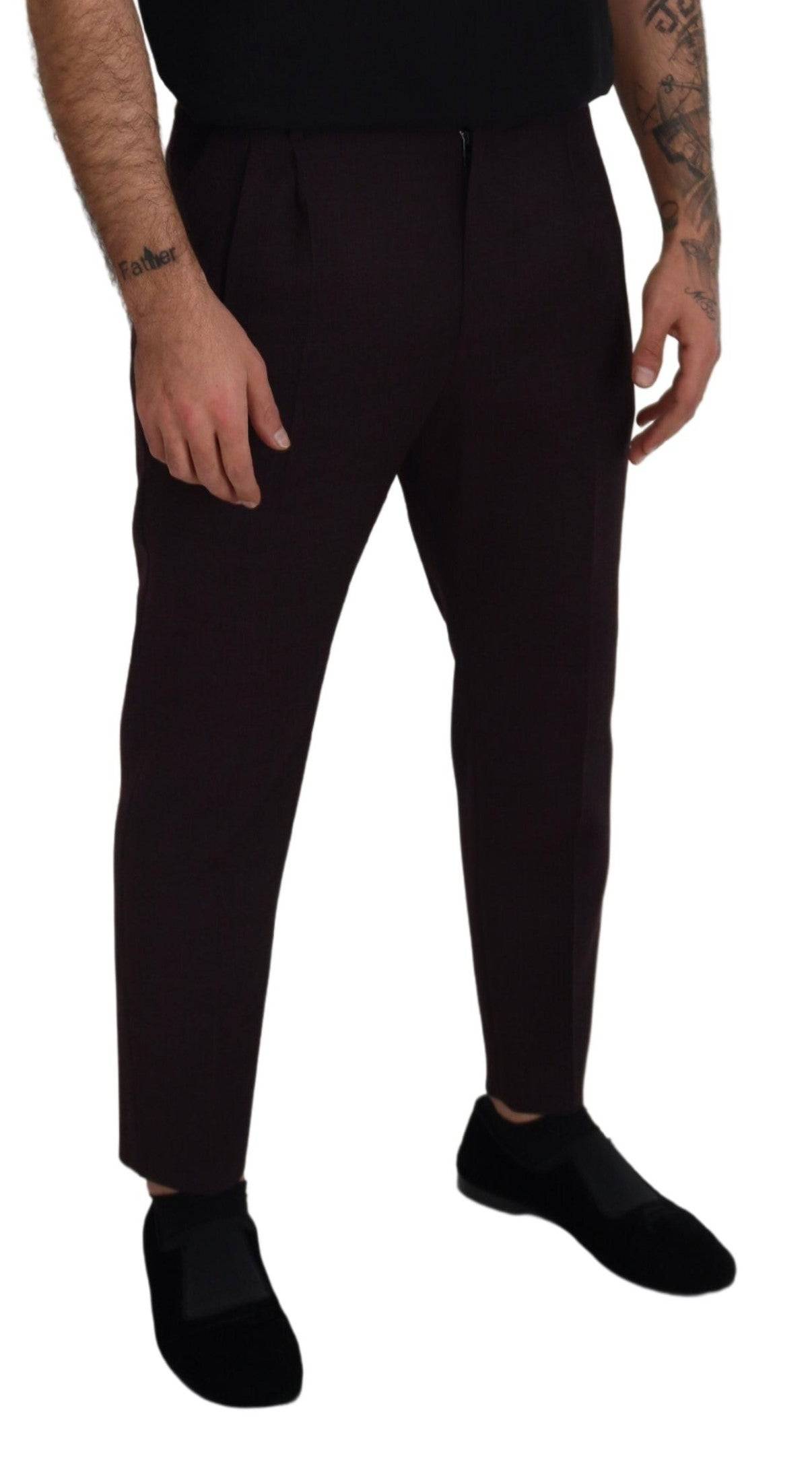 Pantalon homme Dolce & Gabbana en coton marron chino, coupe classique et détails élégants pour un style sophistiqué.