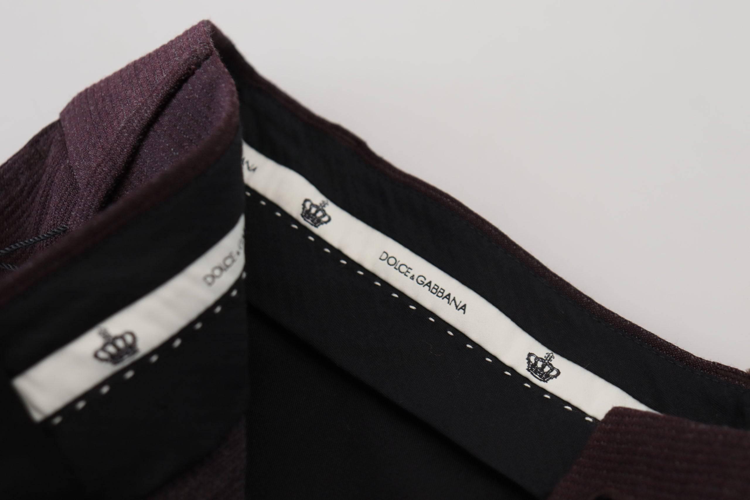 Pantalons chinos pour homme en coton marron Dolce & Gabbana, coupe classique, détails élégants.