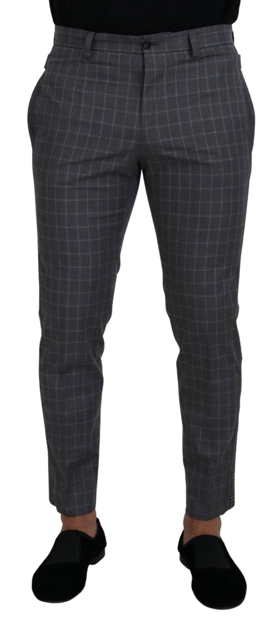 Pantalons chino en coton gris à carreaux de Dolce & Gabbana, style élégant et décontracté, visible avec poches et ceinture.