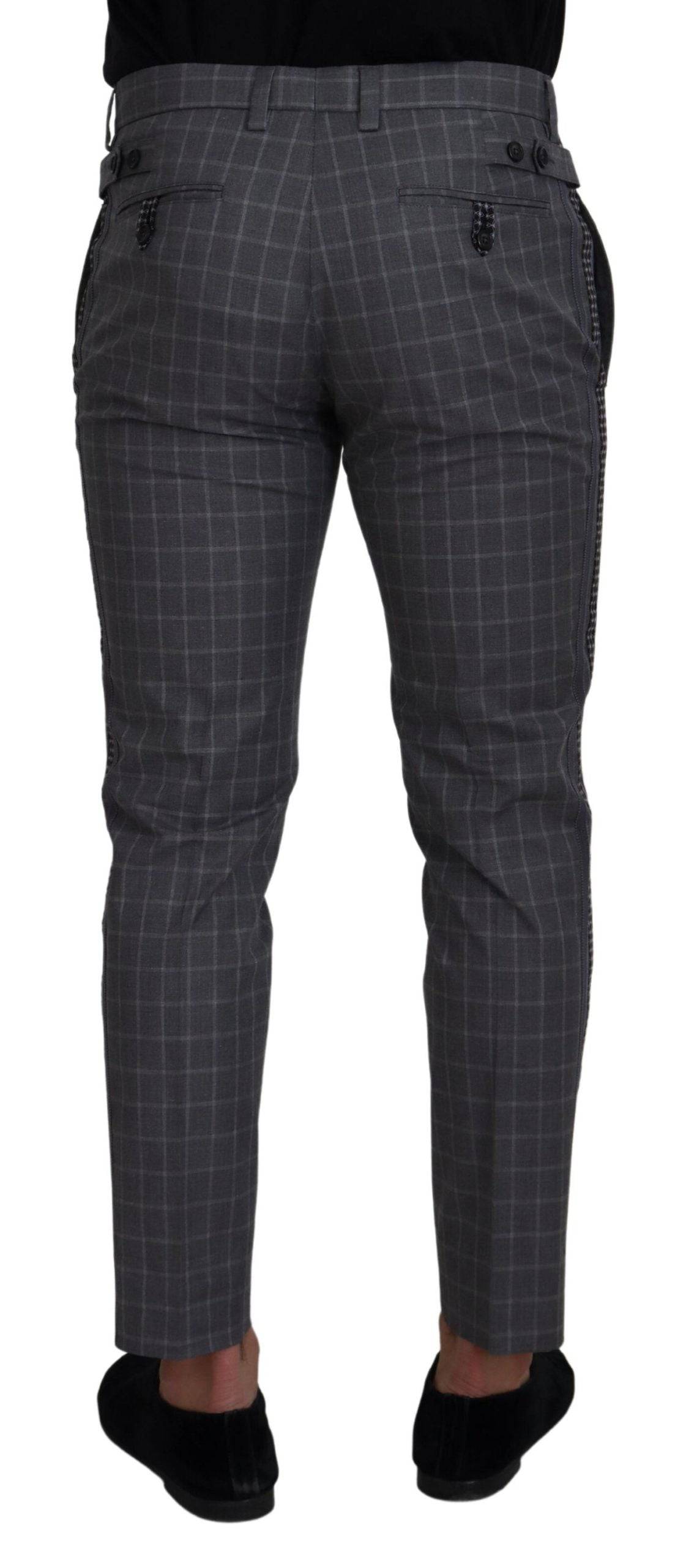 Pantalon chino en coton gris à carreaux de Dolce & Gabbana, style élégant et confortable, vue de face sur fond neutre.