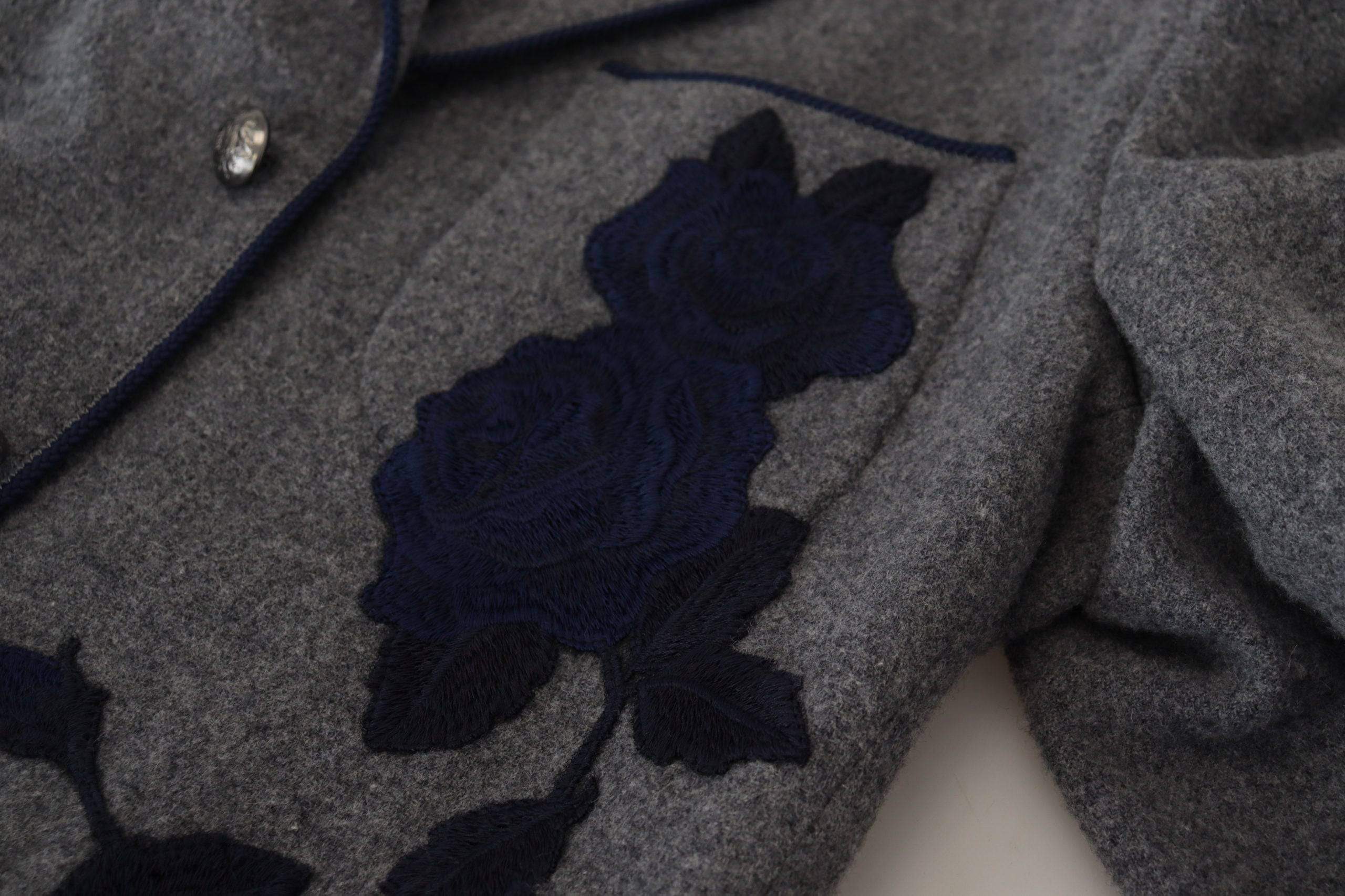 Veste blazer slim fit en laine grise Dolce & Gabbana avec motifs de roses, élégante et sophistiquée.