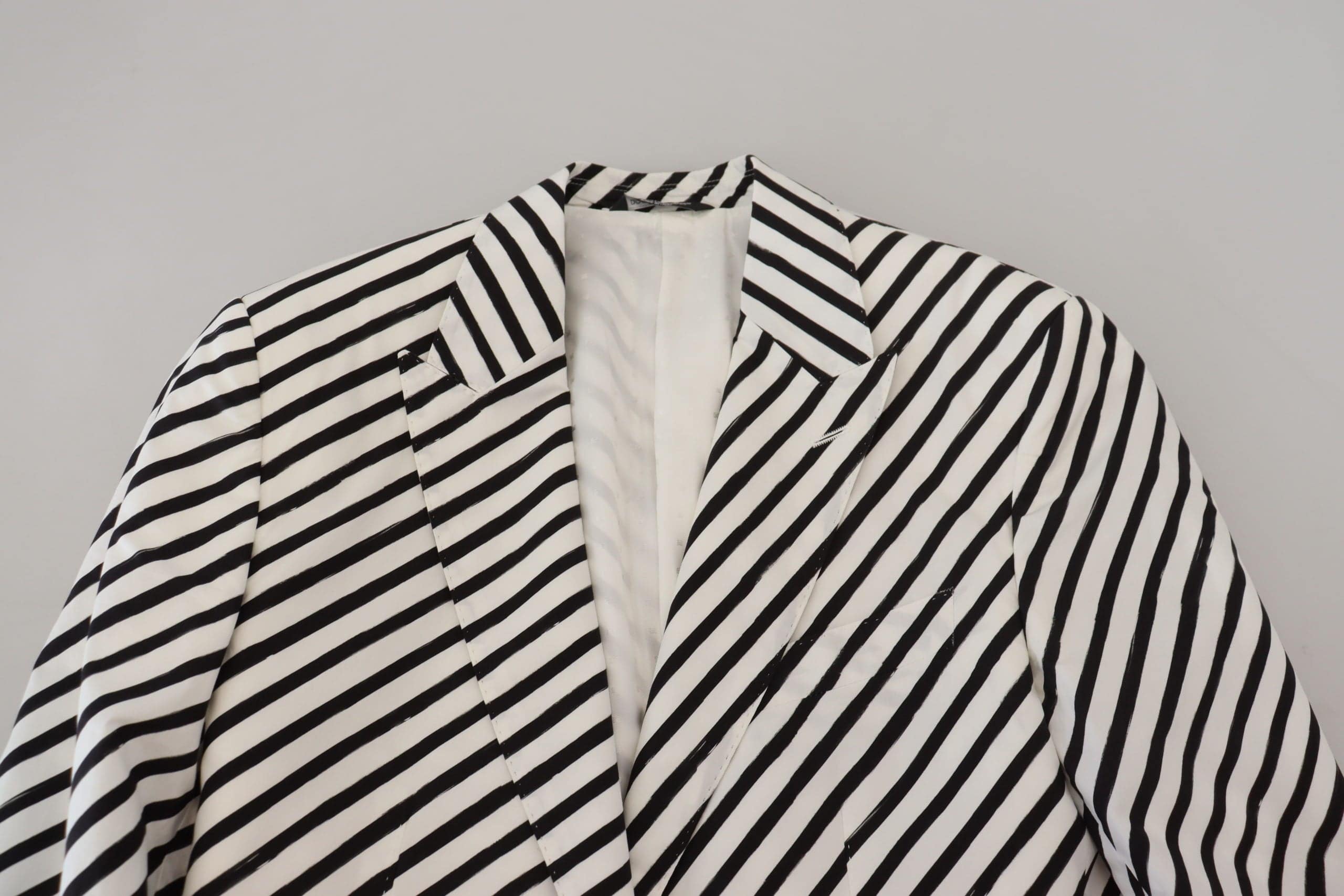 Veste blazer Dolce & Gabbana à rayures noires et blanches, coupe slim, élégante et ajustée, pour homme.