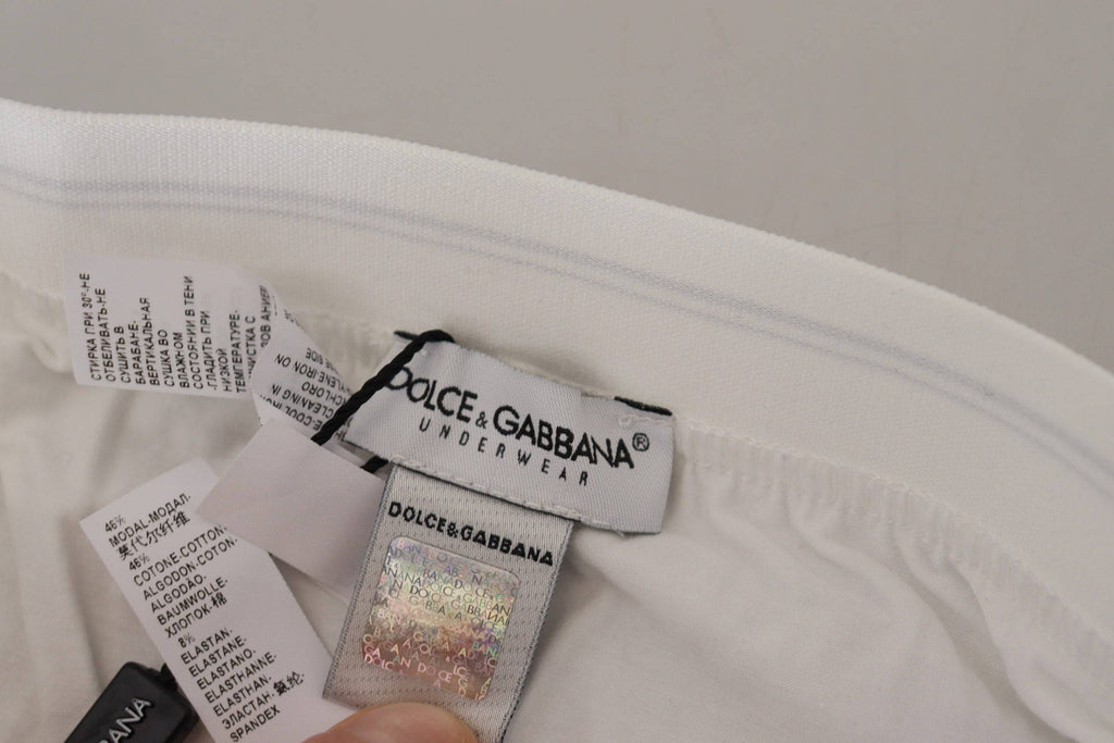 Sous-vêtements boxers blancs en coton mélangé de Dolce & Gabbana, style classique et confortable.