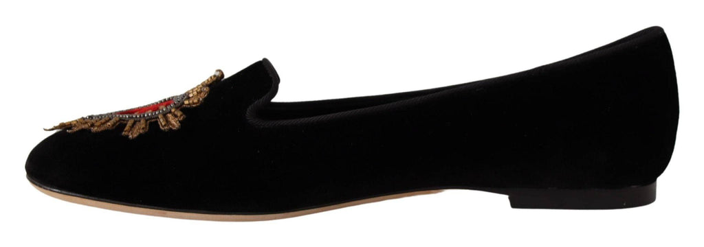 Chaussures plates Dolce & Gabbana DG Sacred Heart noire avec patch en forme de cœur sur le dessus, slip-on élégantes.
