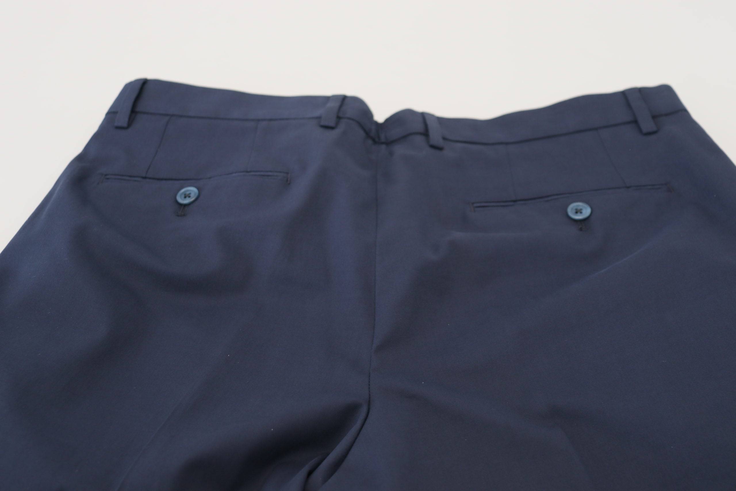 Shorts décontractés en coton stretch Dolce & Gabbana bleu, chinos casuals pour homme, vue de face.