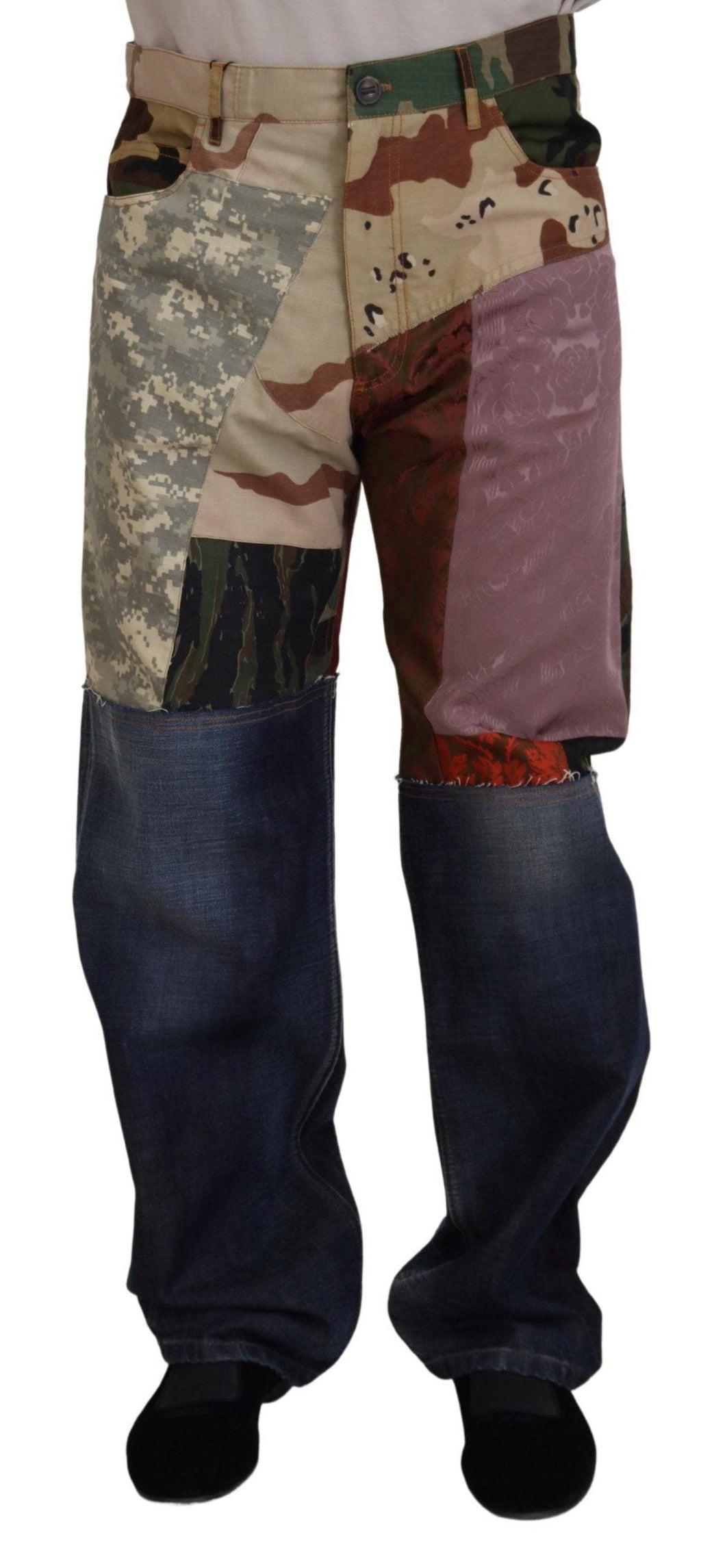 Jeans homme Dolce & Gabbana en denim avec patchwork multicolore en soie, style tendance et détails colorés visibles.