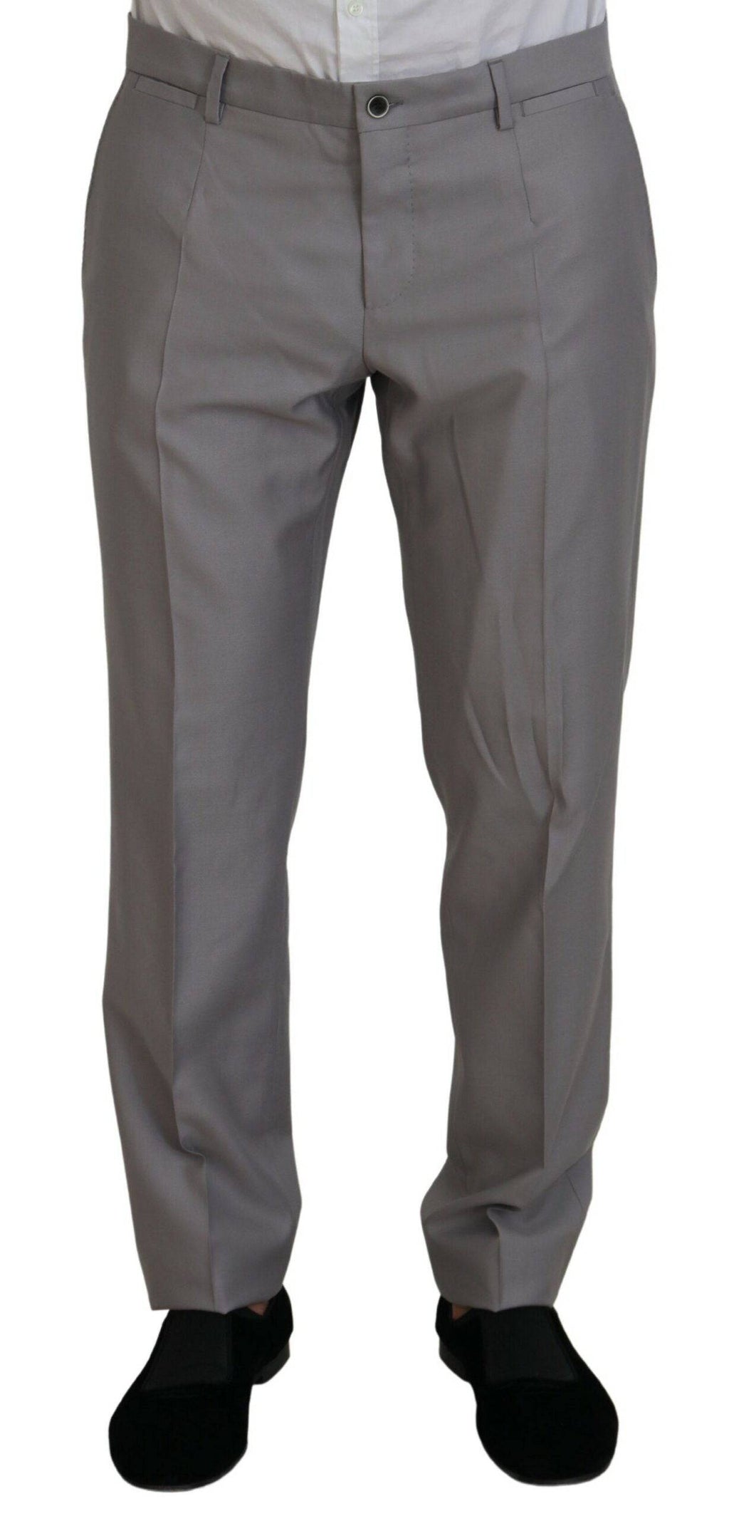 Costume trois pièces en laine et soie gris argenté de Dolce & Gabbana, coupe slim fit, vestiaire élégant et sophistiqué.