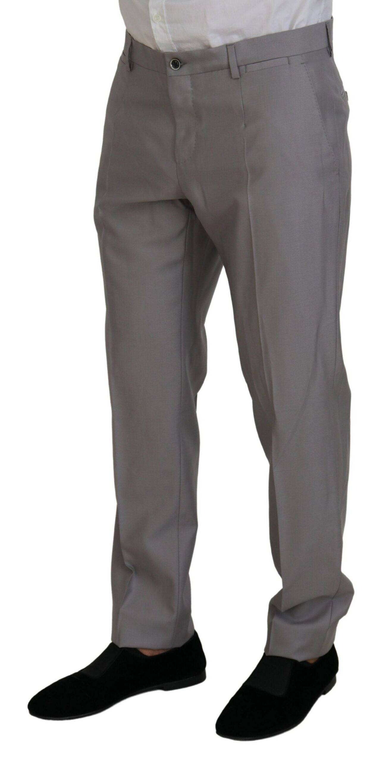 Costume trois pièces Dolce & Gabbana en laine et soie gris argenté, coupe slim fit, vue de l'ensemble.