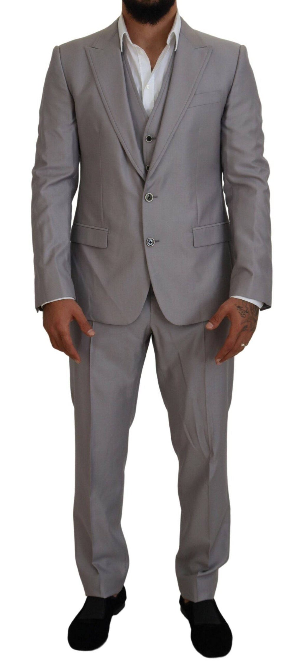 Costume homme en laine et soie gris argenté Dolce & Gabbana, costume slim fit trois pièces, vue de face.